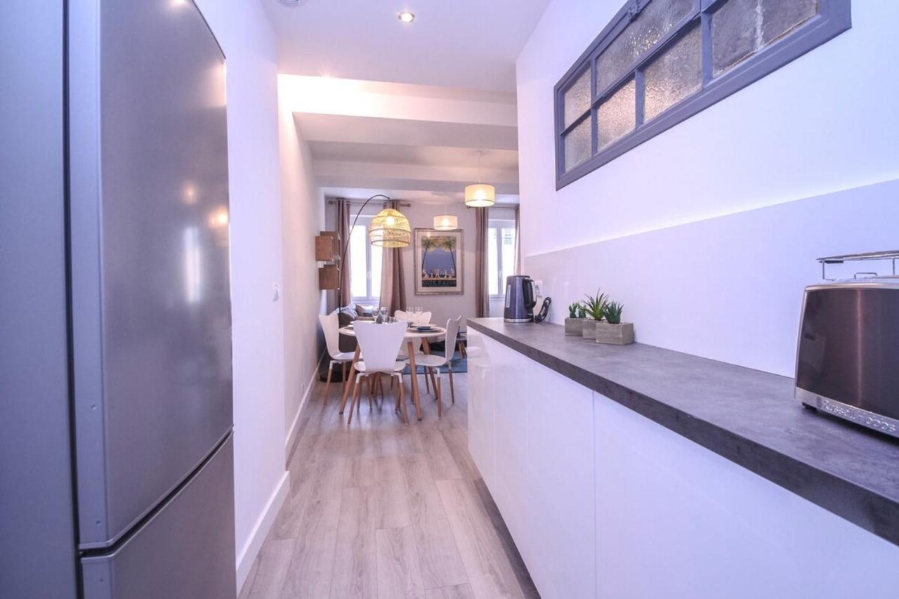 A Very Furnished Near The Beaches Appartement