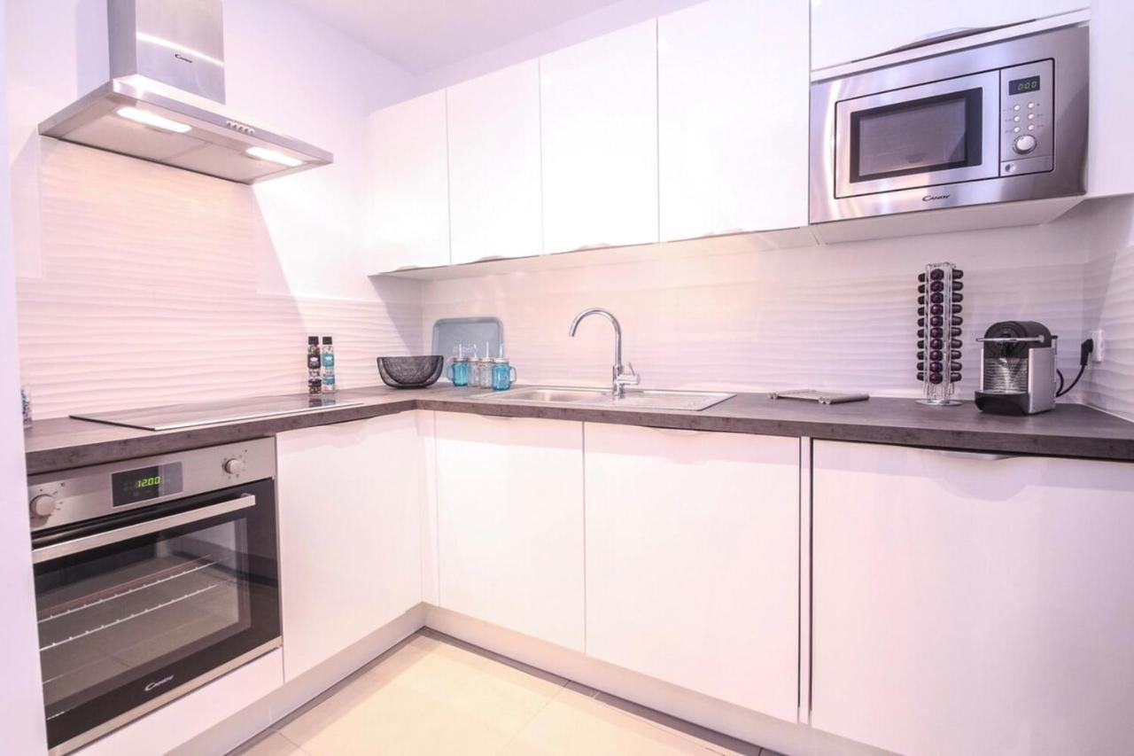 A Very Furnished Near The Beaches Appartement